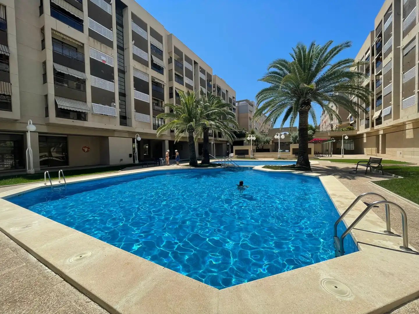 Swimming pool of Flat for sale in Alicante / Alacant  with Air Conditioner, Heating and Terrace
