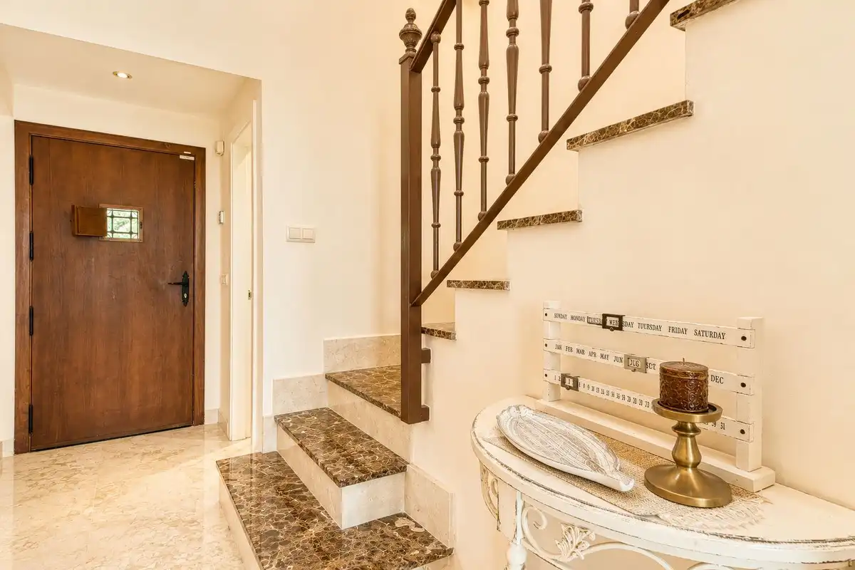 Casa adosada en venta en Estepona con Aire acondicionado, Terraza y Alarma