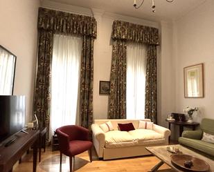 Living room of Flat to rent in  Sevilla Capital  with Air Conditioner, Heating and Furnished