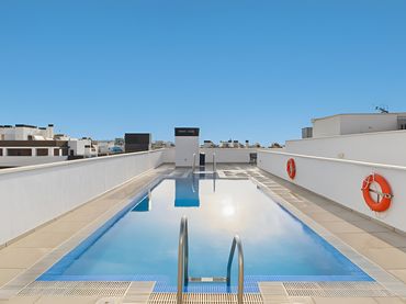 Apartamento con piscina en venta en Estepona Pueblo