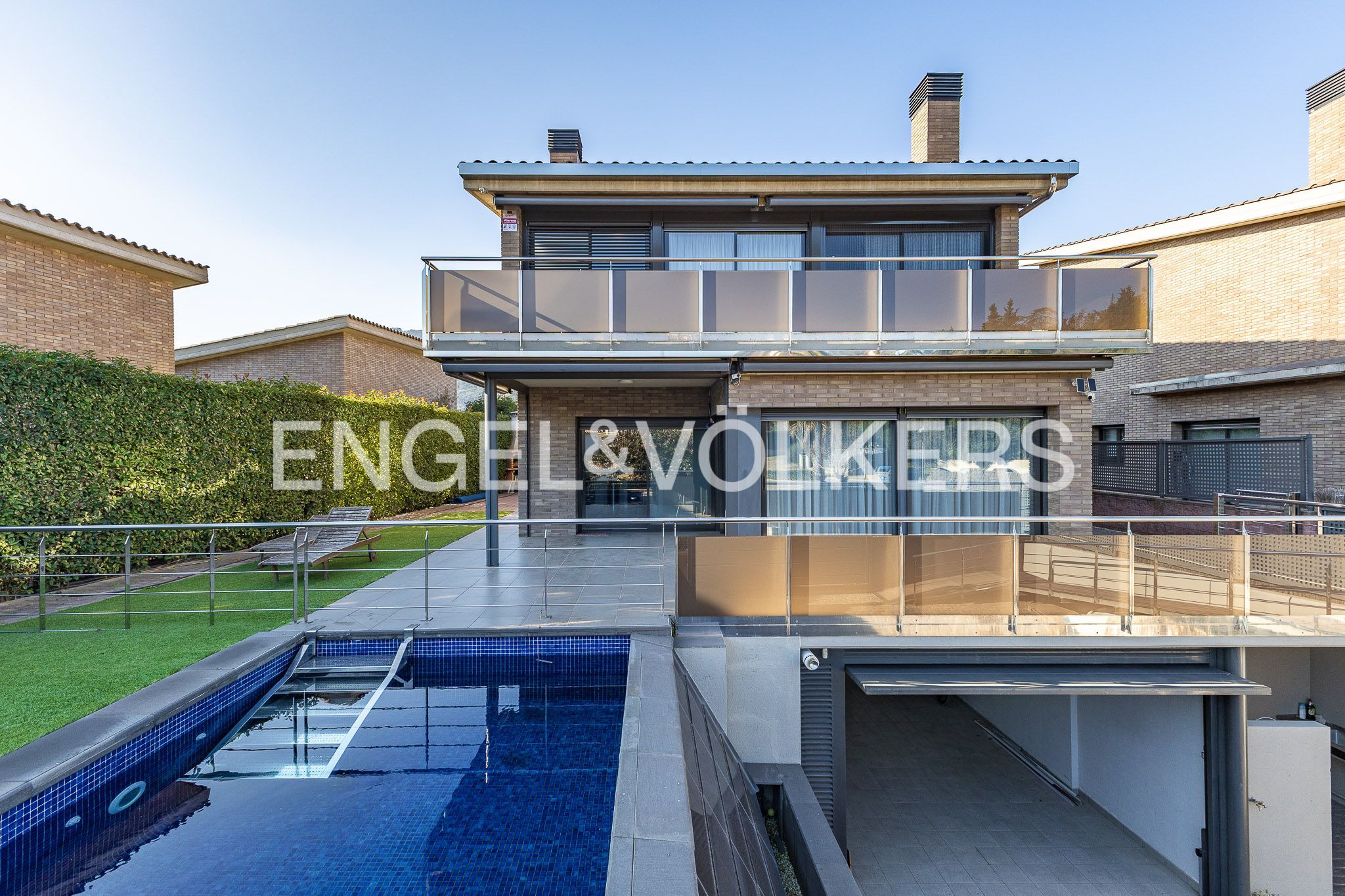 Vista exterior de Casa o xalet en venda en Vallromanes amb Aire condicionat, Calefacció i Jardí privat