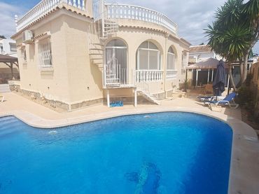Haus mit Pool zum Verkauf in Orihuela Costa