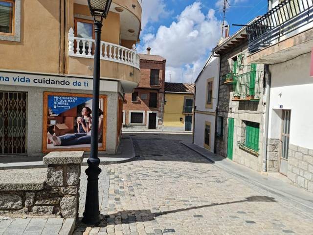 Casa-chalet en Venta en de la Iglesia en Navalperal de Pinares
