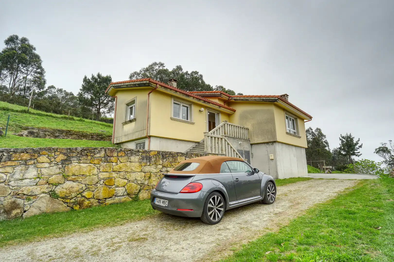 Vista exterior de Casa o xalet en venda en Malpica de Bergantiños amb Calefacció, Jardí privat i Parquet