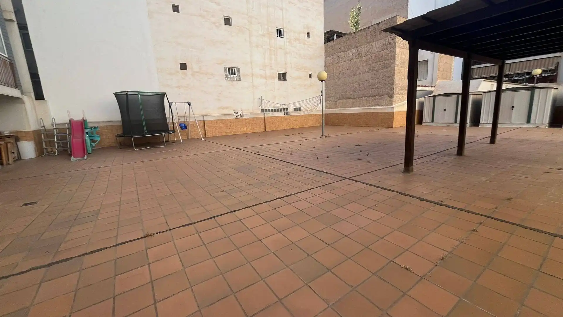 Vista exterior de Piso en venta en Elche / Elx
