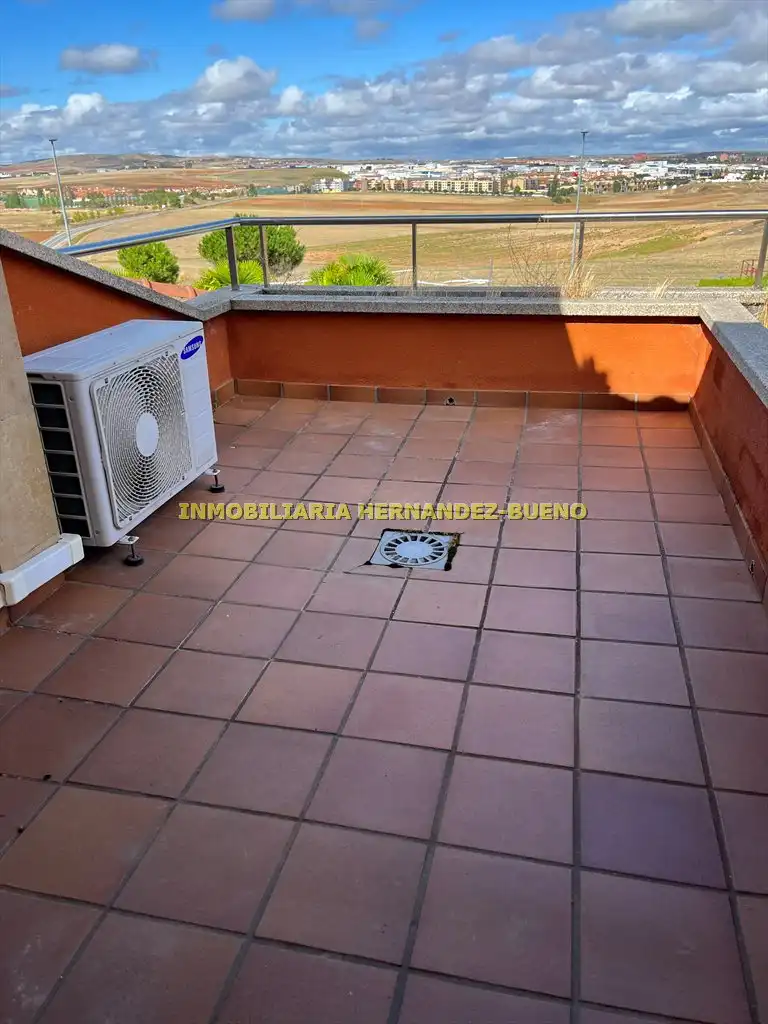 Terraza de Casa o chalet en venta en Carbajosa de la Sagrada con Aire acondicionado, Calefacción y Jardín privado