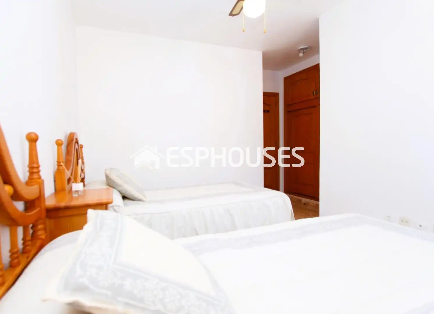 Habitación de Apartamento en venta en Guardamar del Segura con Terraza, Amueblado y Balcón