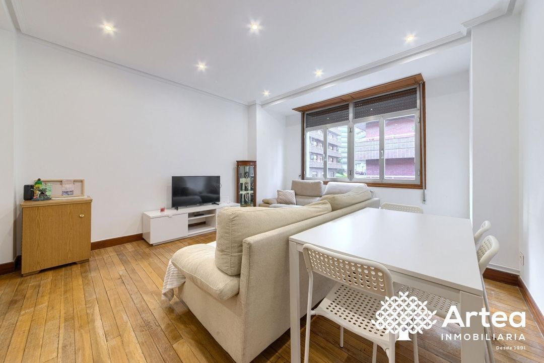 Sala de estar de Piso en venta en Bilbao  con Calefacción y Amueblado