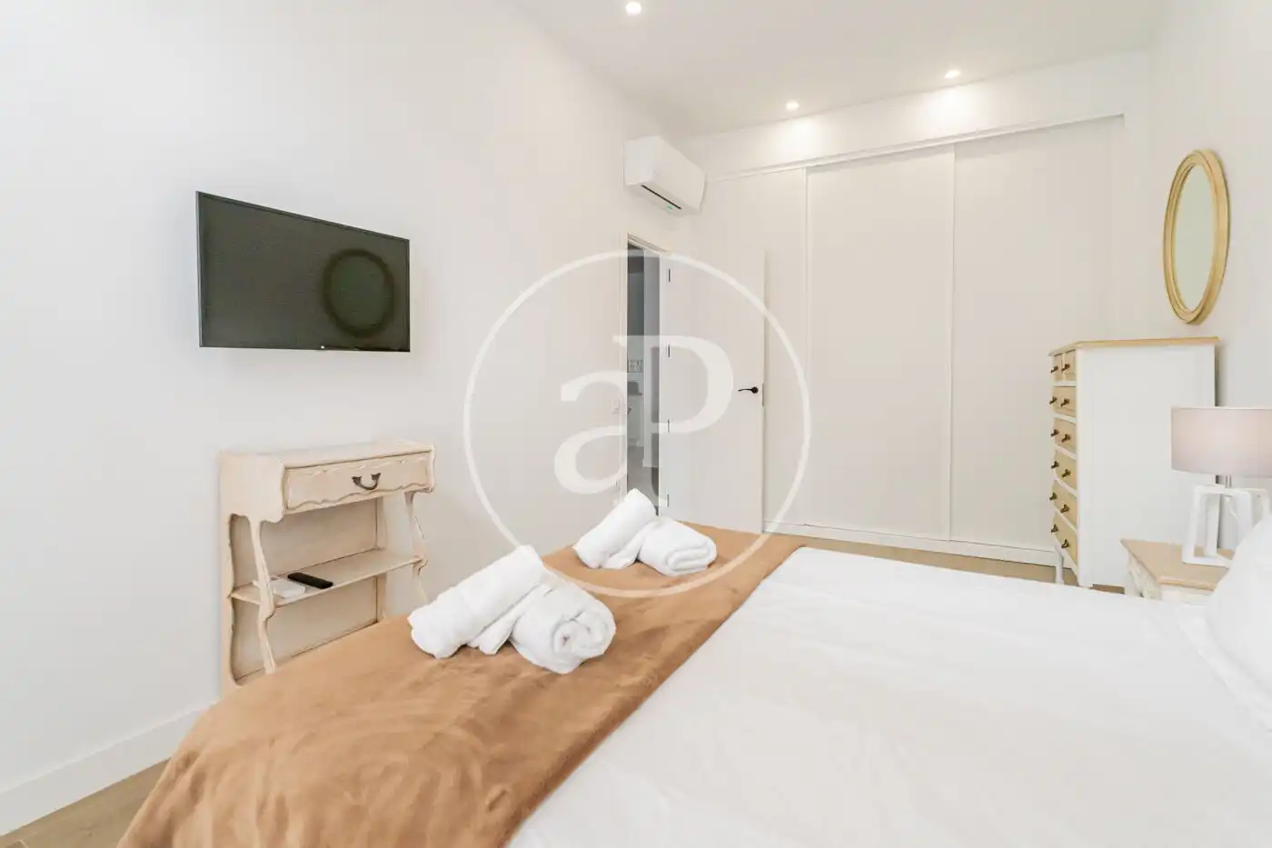 Bedroom of Flat for rent in Madrid  with Air Conditioner, Heating and Furnished
