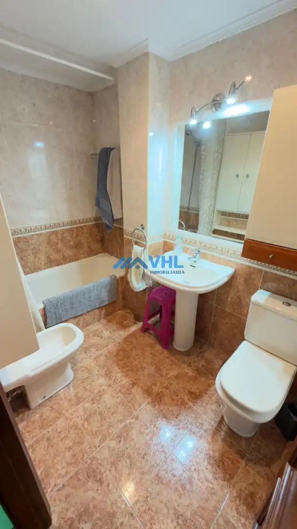 Baño de Piso de alquiler en Castro-Urdiales con Calefacción, Terraza y Amueblado