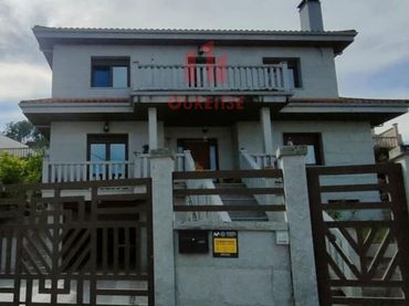 Casa con balcón en venta en Barbadás