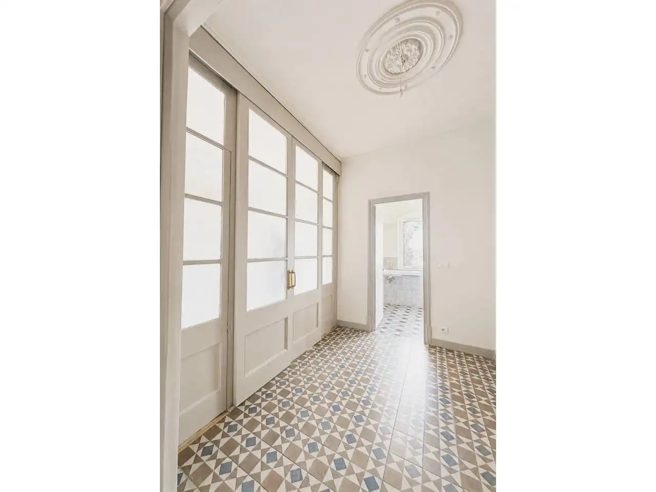 Piso de alquiler en Girona con Aire acondicionado, Calefacción y Jardín privado