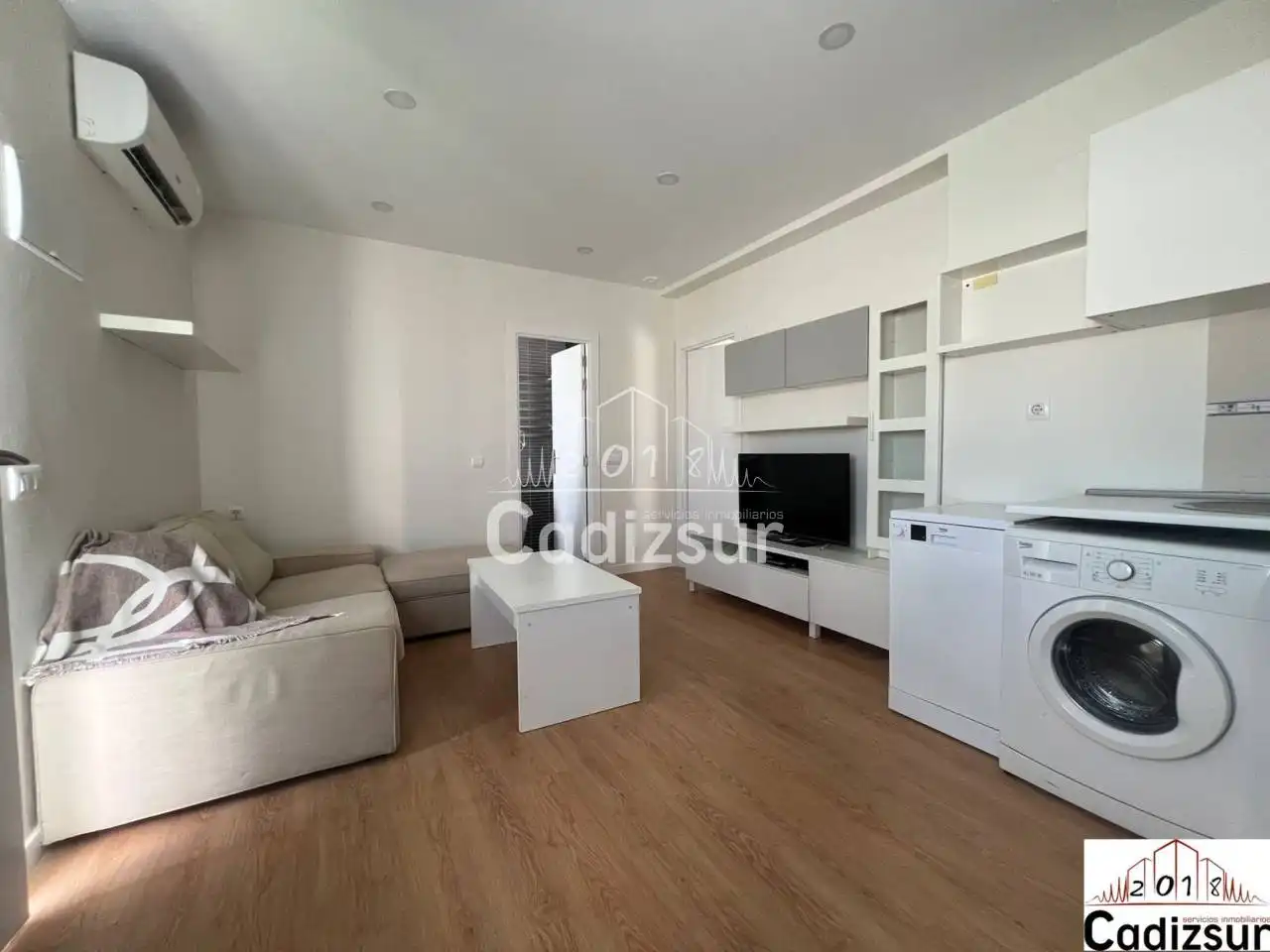 Sala d'estar de Àtic en venda en Cádiz amb Aire condicionat, Terrassa i Moblat