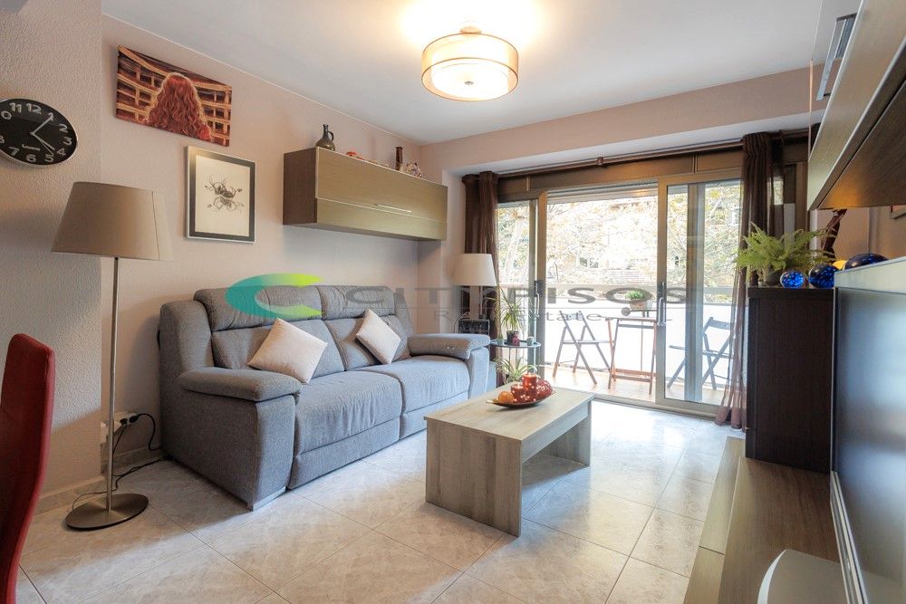 Living room of Flat for sale in  Barcelona Capital  with Oven and Balcony