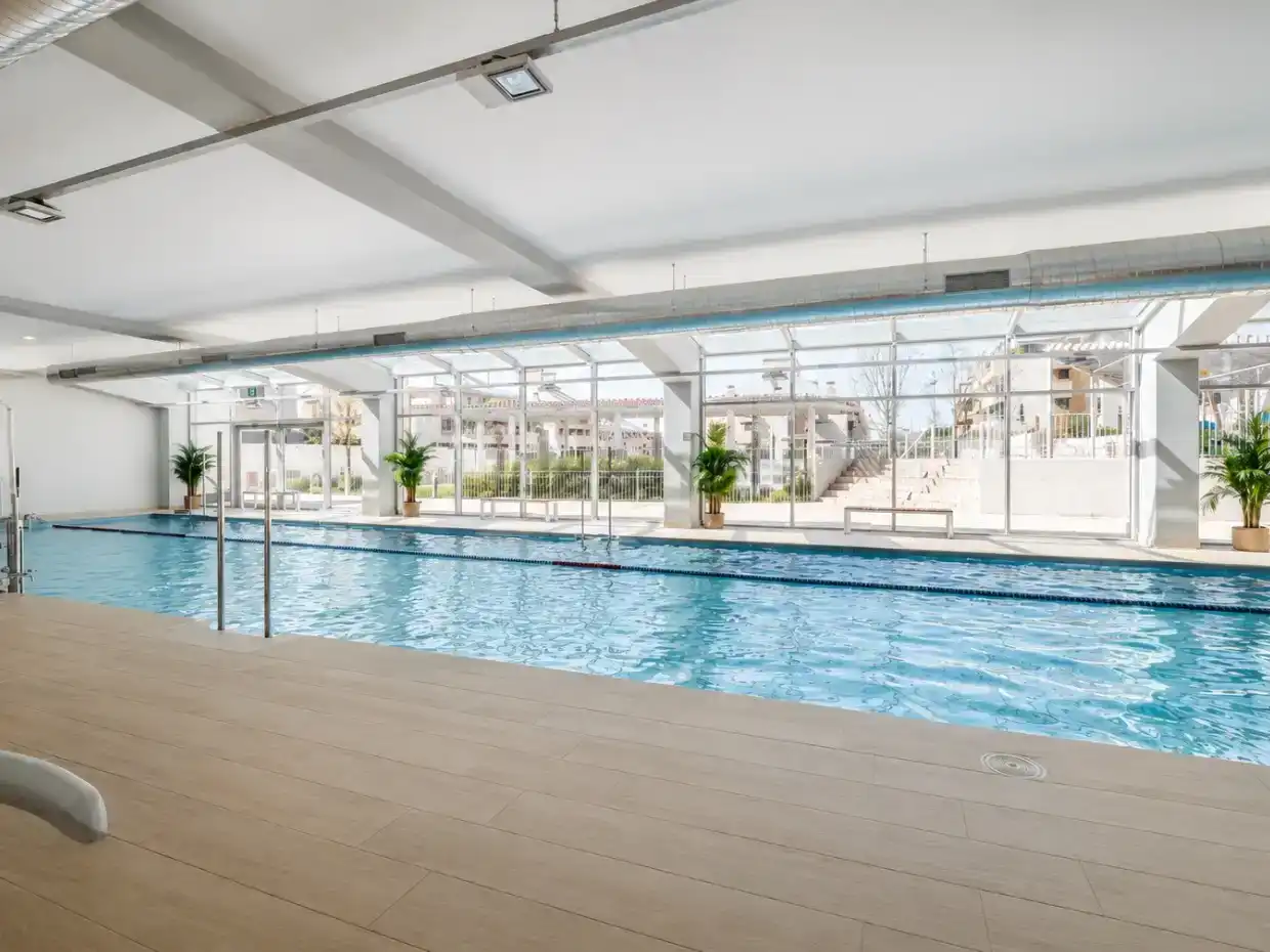 Piscina de Pis en venda en Majadahonda amb Aire condicionat, Piscina i Balcó