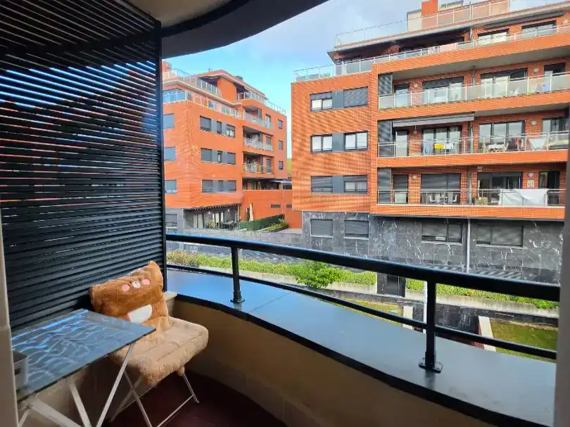 Terrassa de Pis en venda en Castro-Urdiales amb Piscina