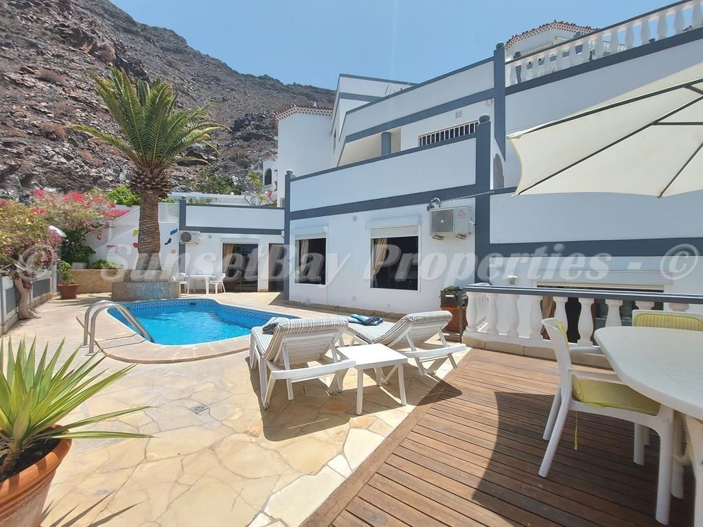 Exterior view of House or chalet for sale in Santiago del Teide  with Air Conditioner, Private garden and Terrace