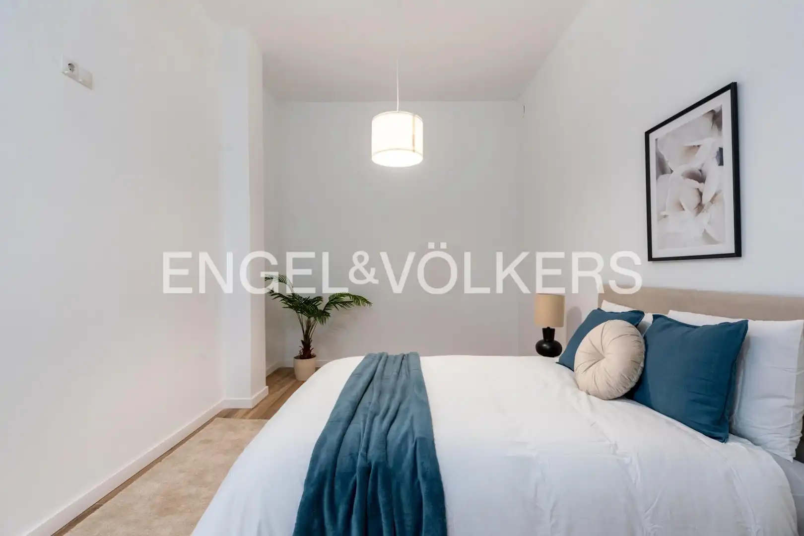 Bedroom of Flat for sale in Sevilla  with Air Conditioner, Heating and Balcony
