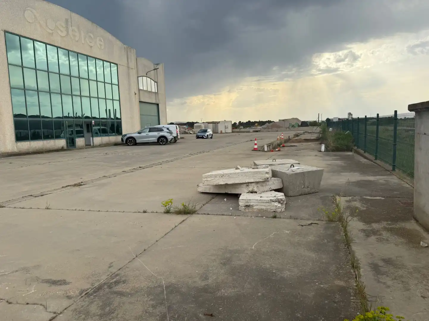 Aparcament de Nau industrial de lloguer en Viana