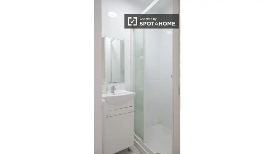 Habitación en Cortes - Huertas