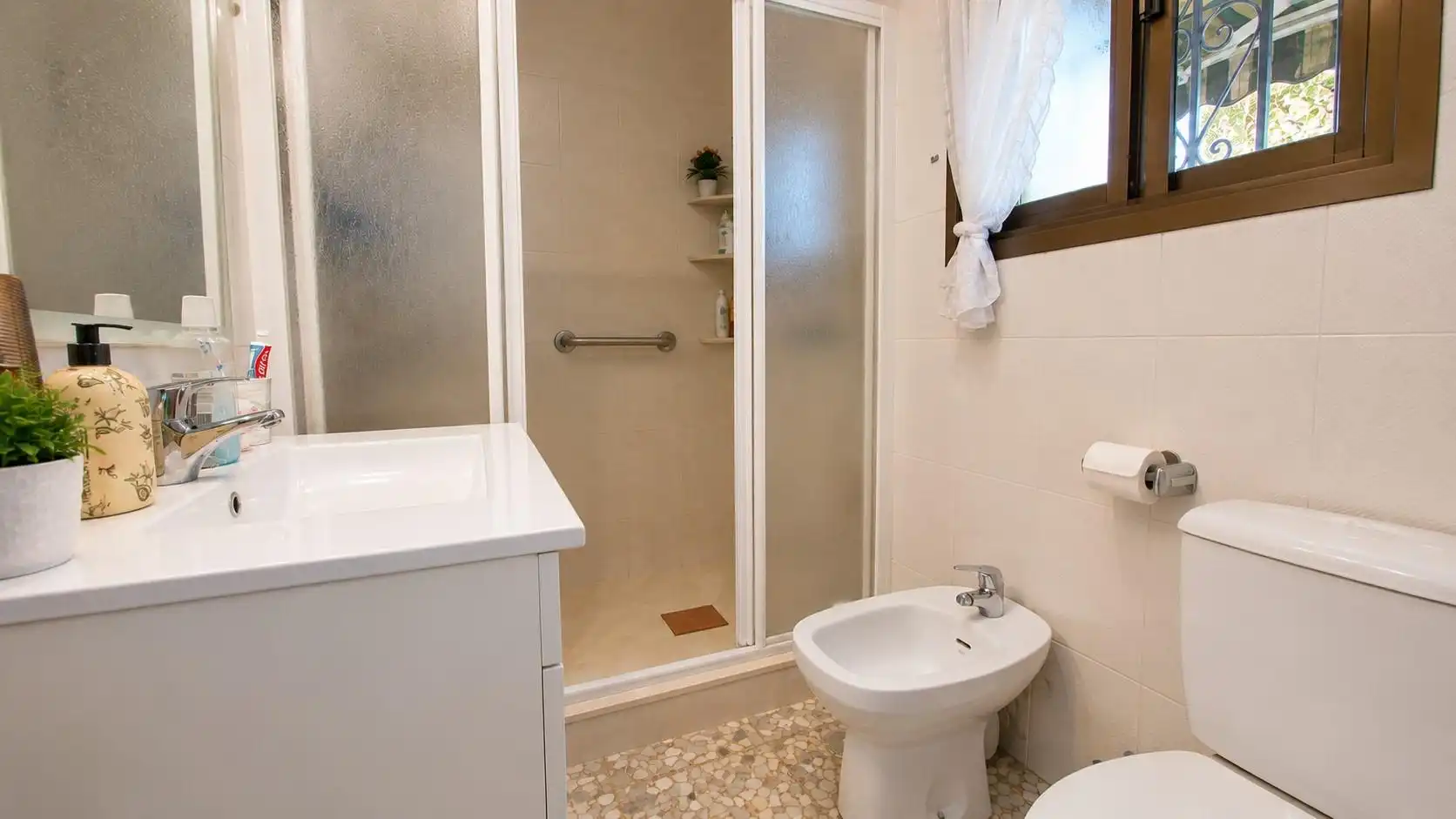 Bany de Apartament en venda en Estepona