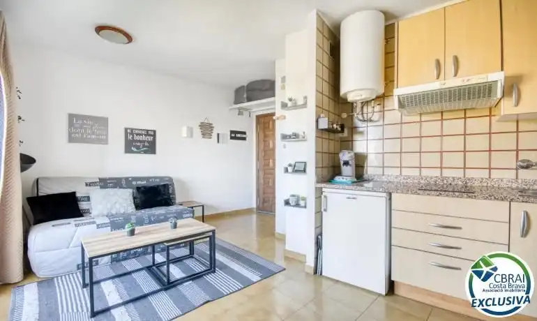 Cuina de Estudi en venda en Empuriabrava amb Aire condicionat i Moblat