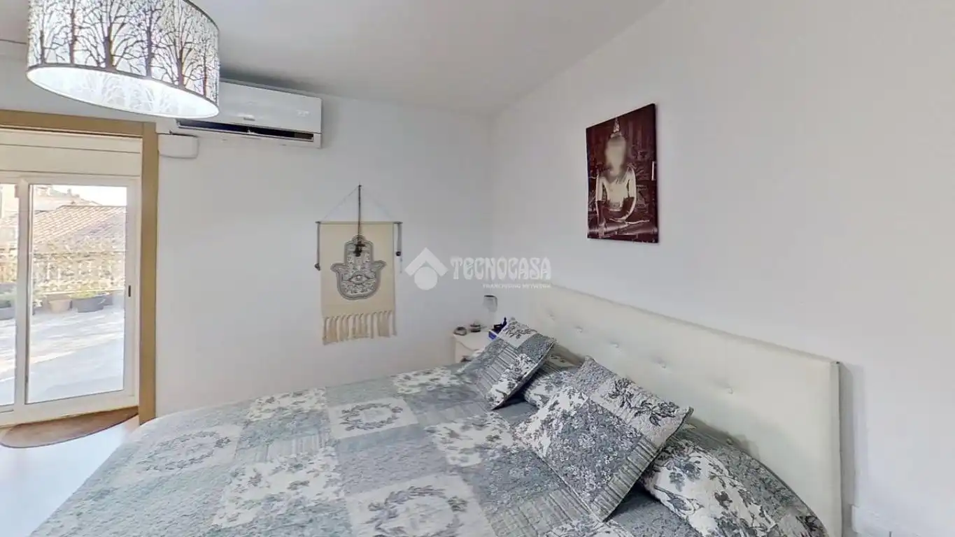 Bedroom of Flat for sale in Manresa  with Terrace, Storage room and Furnished