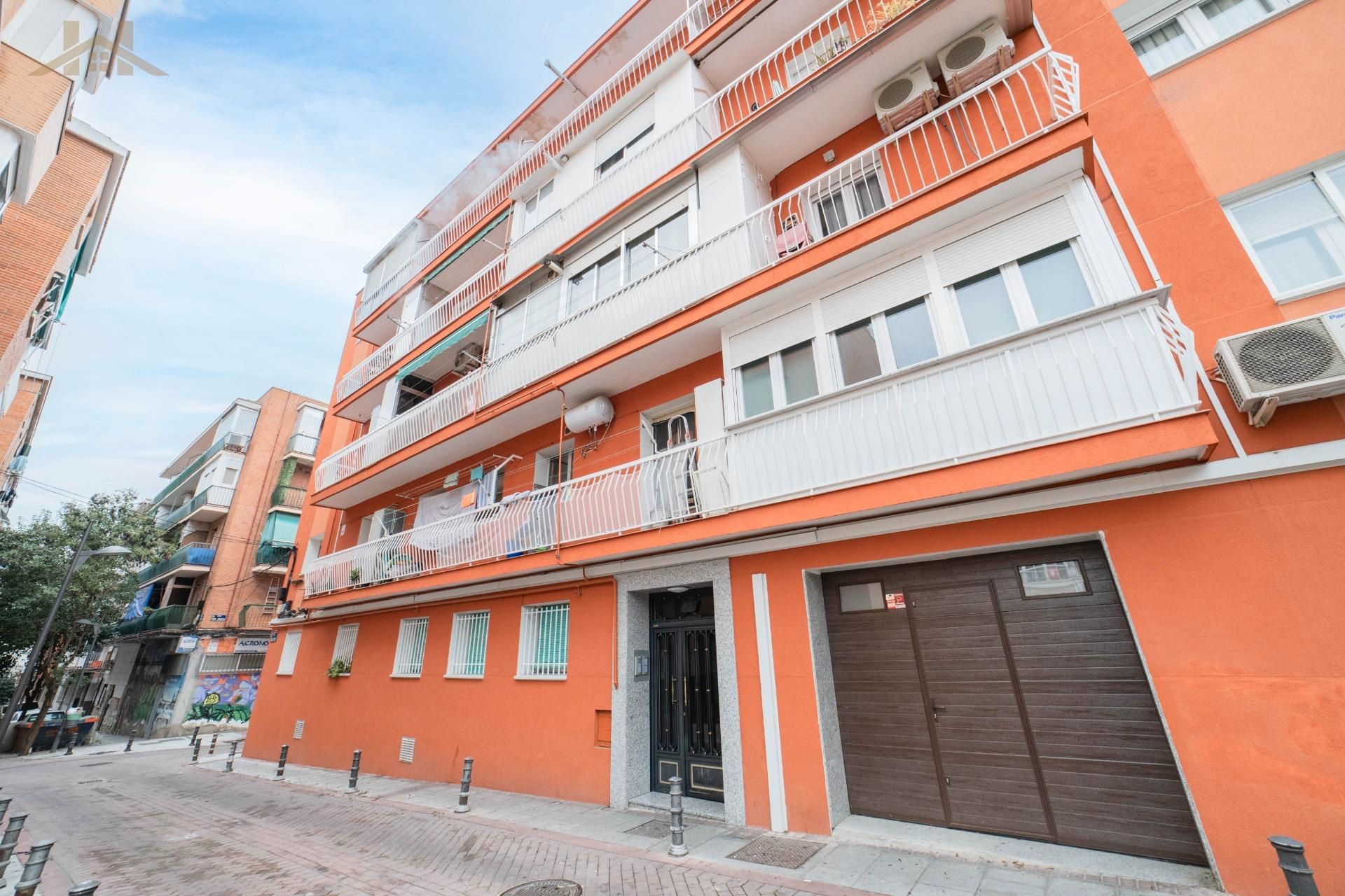 Exterior view of Flat for sale in Alcorcón  with Heating, Terrace and Oven