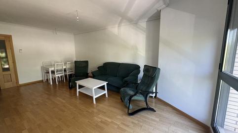 Foto 3 de Piso de alquiler en Del Pino Negral, Reyes Católicos - Paseo San Antonio, Cuenca Capital