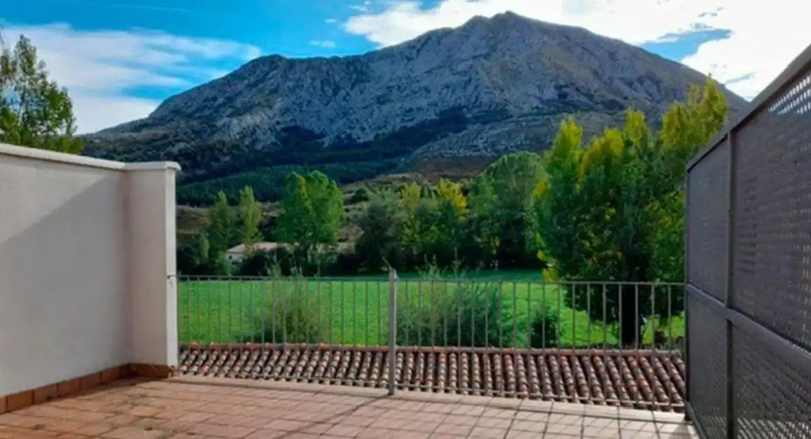 Vista exterior de Piso en venta en Puebla de Lillo con Calefacción y Trastero
