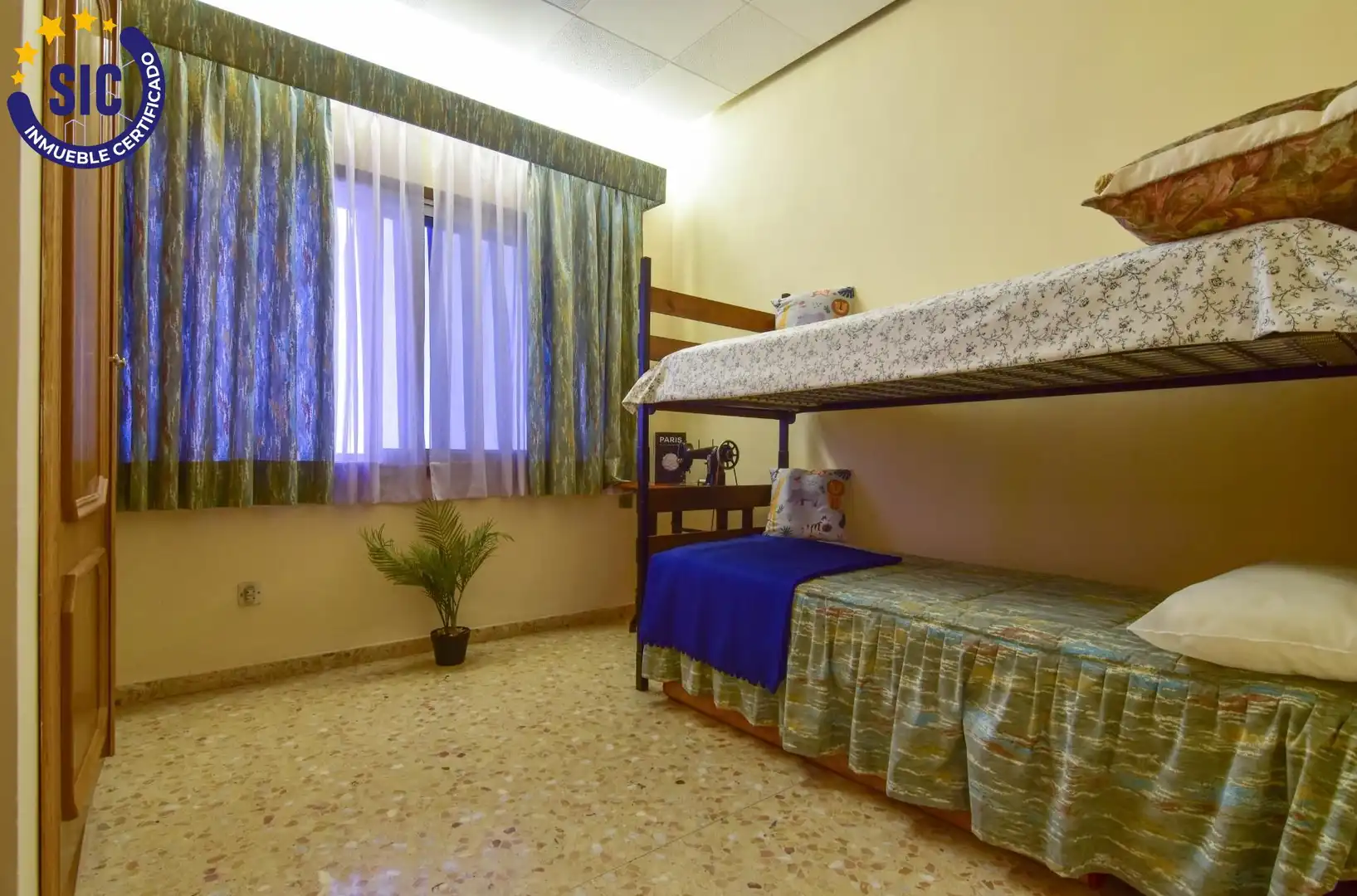 Habitación de Casa o chalet en venta en Torrent con Aire acondicionado, Jardín privado y Terraza