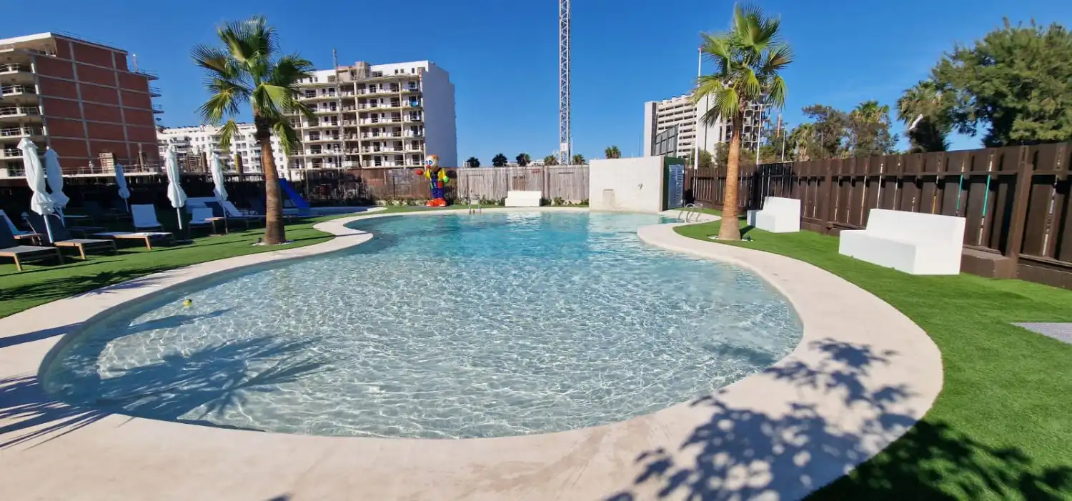 Piscina de Apartamento de alquiler en Moncofa con Aire acondicionado, Terraza y Trastero