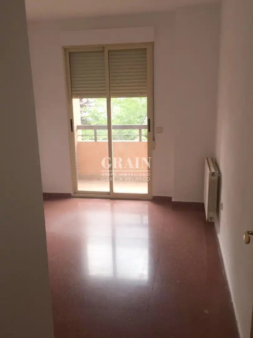 Habitación de Piso en venta en Albacete con Calefacción y Balcón