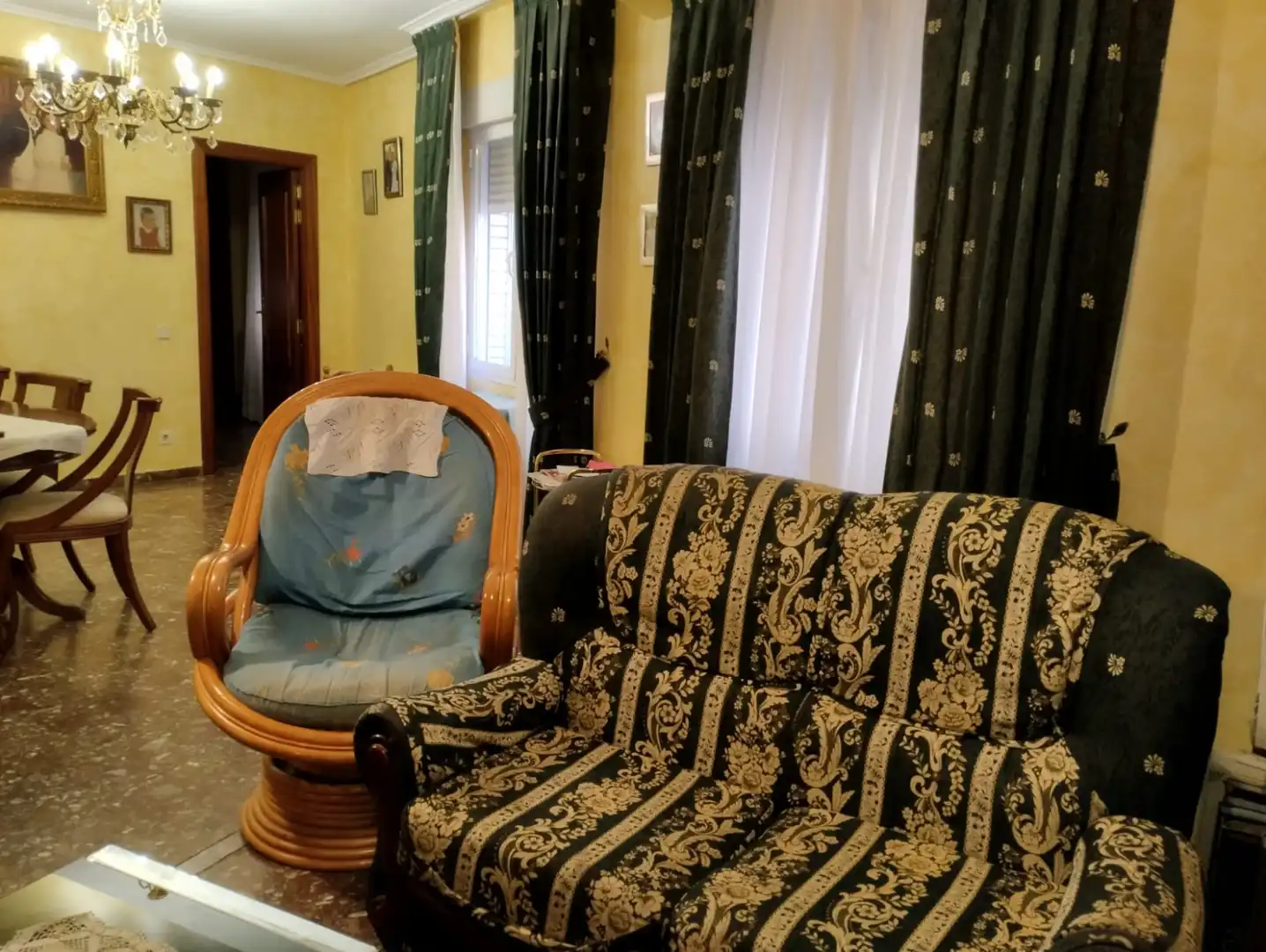 Sala de estar de Piso en venta en Alberite con Calefacción, Trastero y Amueblado
