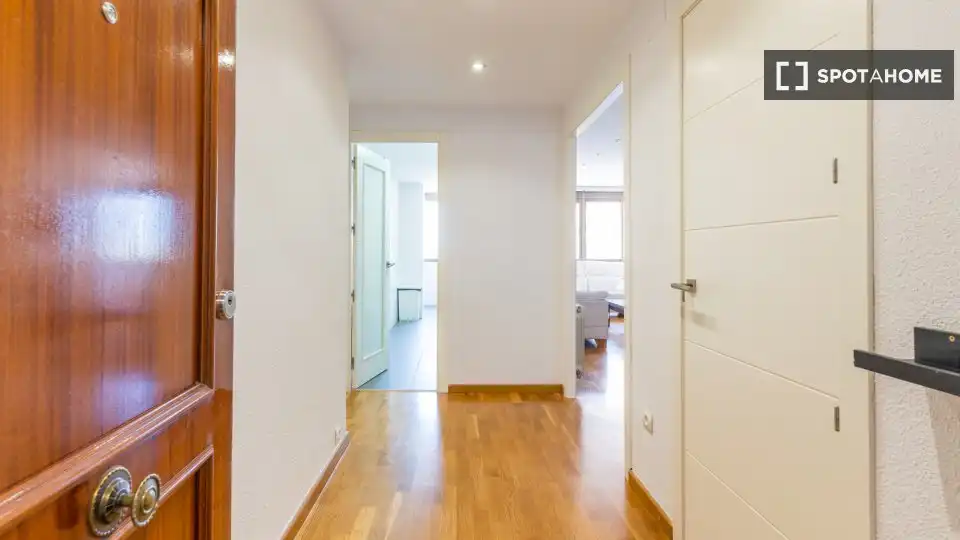 Flat for rent in Valencia  with Air Conditioner, Heating and Furnished