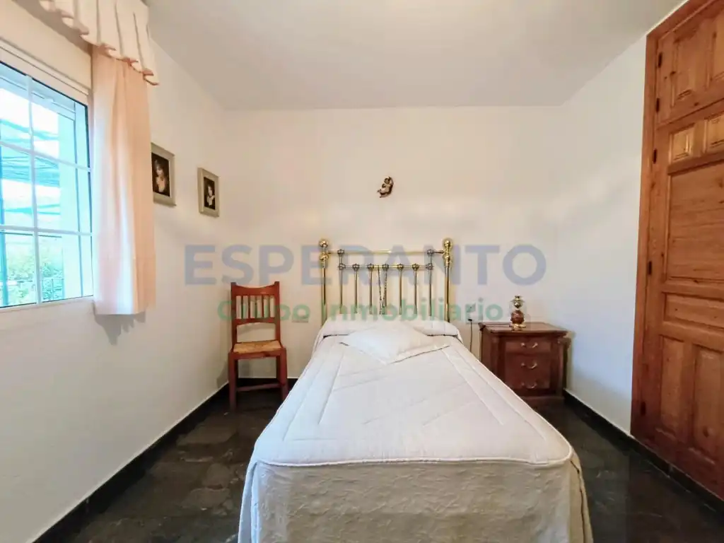 Dormitori de Finca rústica en venda en Vélez-Málaga amb Aire condicionat, Jardí privat i Traster