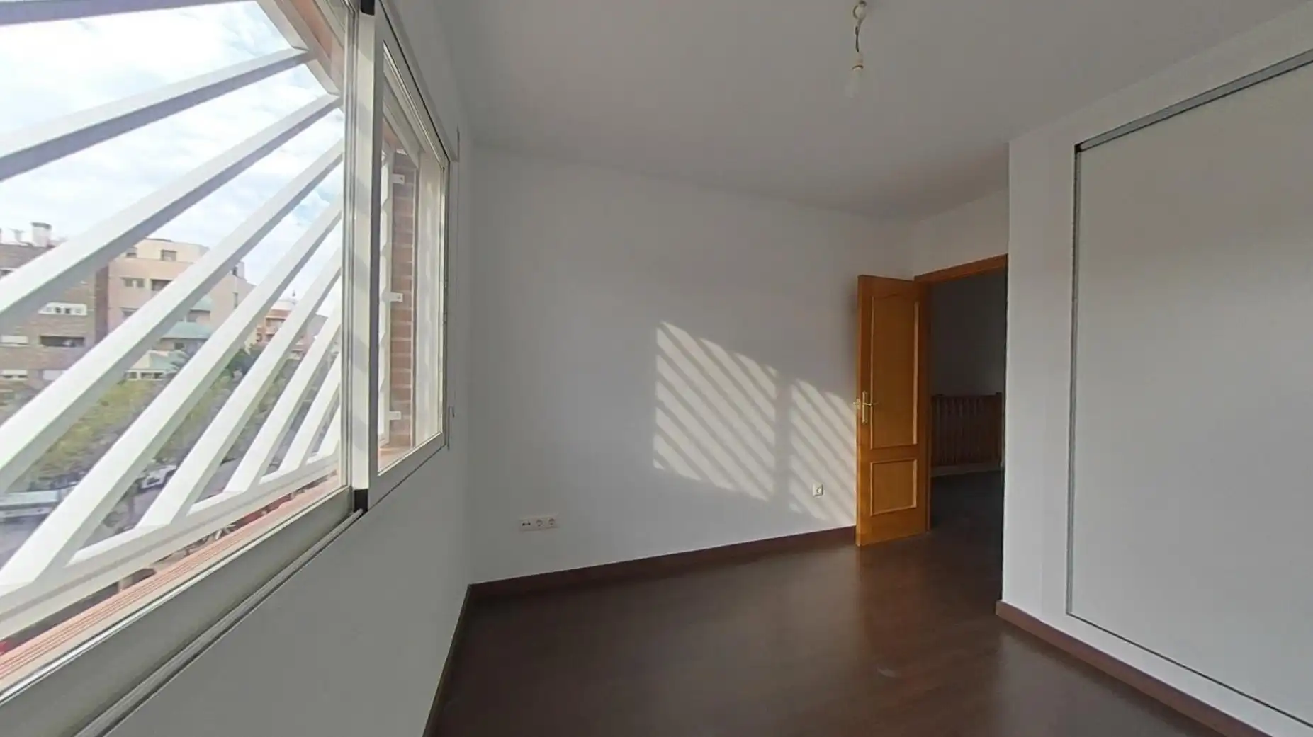 Einfamilien-Reihenhaus zum Verkauf in C/ L´Isle D´Abeau, Parque Lo Torrent