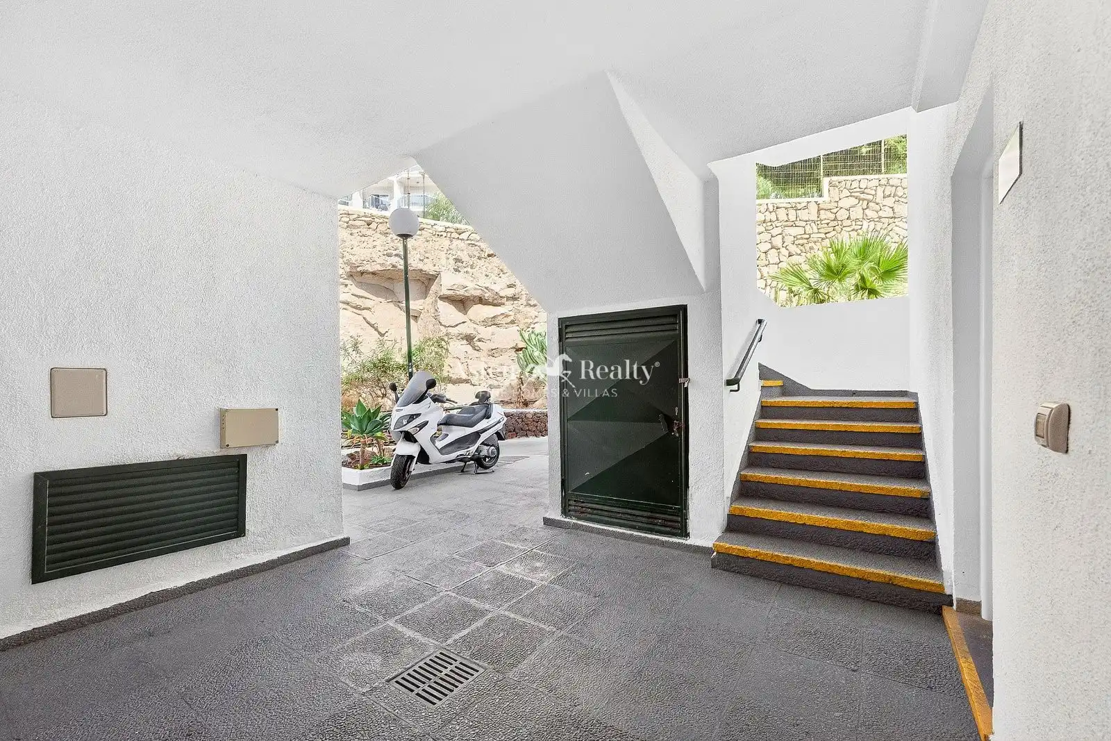 Vista exterior de Apartamento en venta en Adeje con Terraza, Piscina y Amueblado