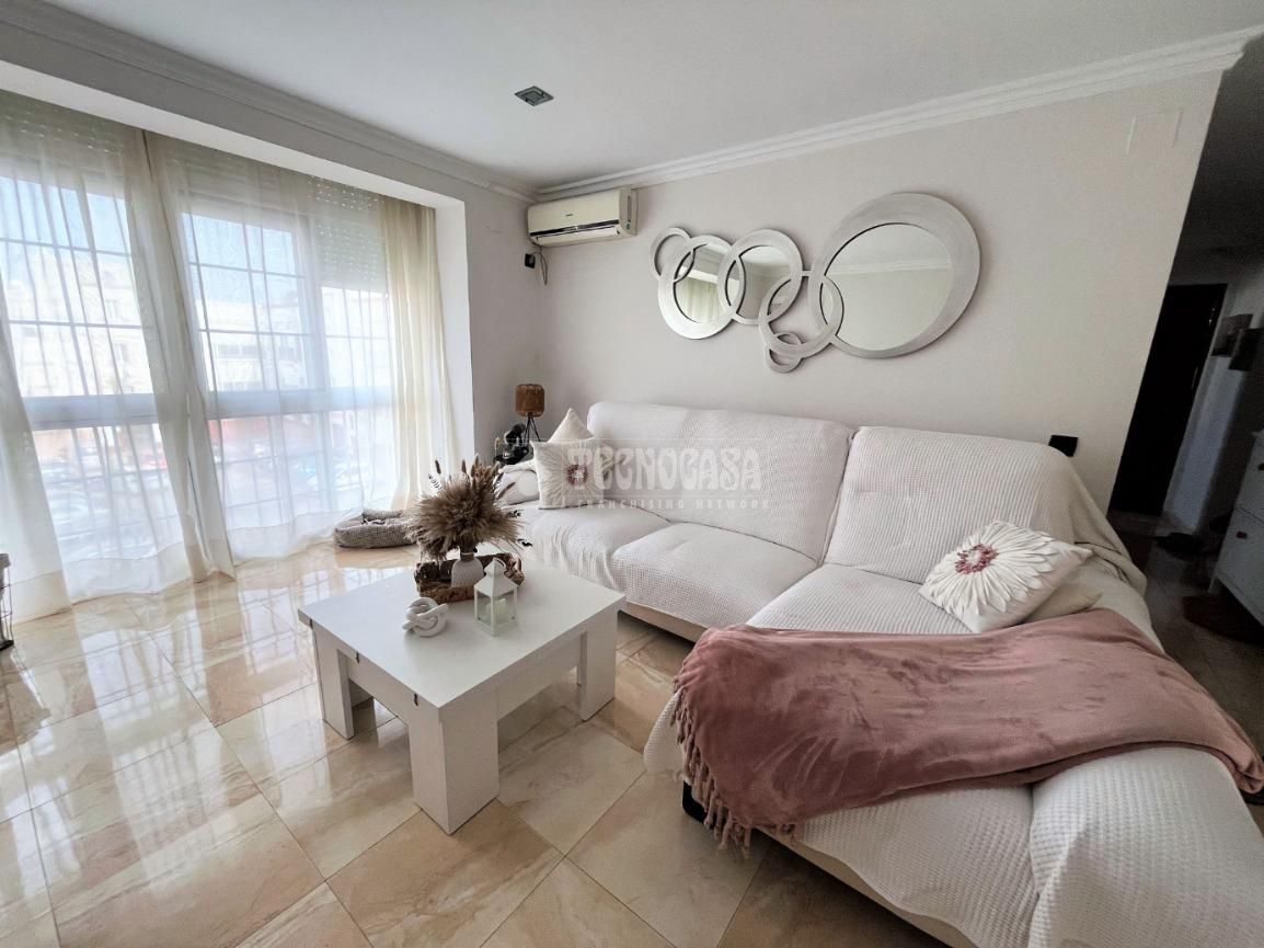 Living room of Flat for sale in San Fernando  with Air Conditioner