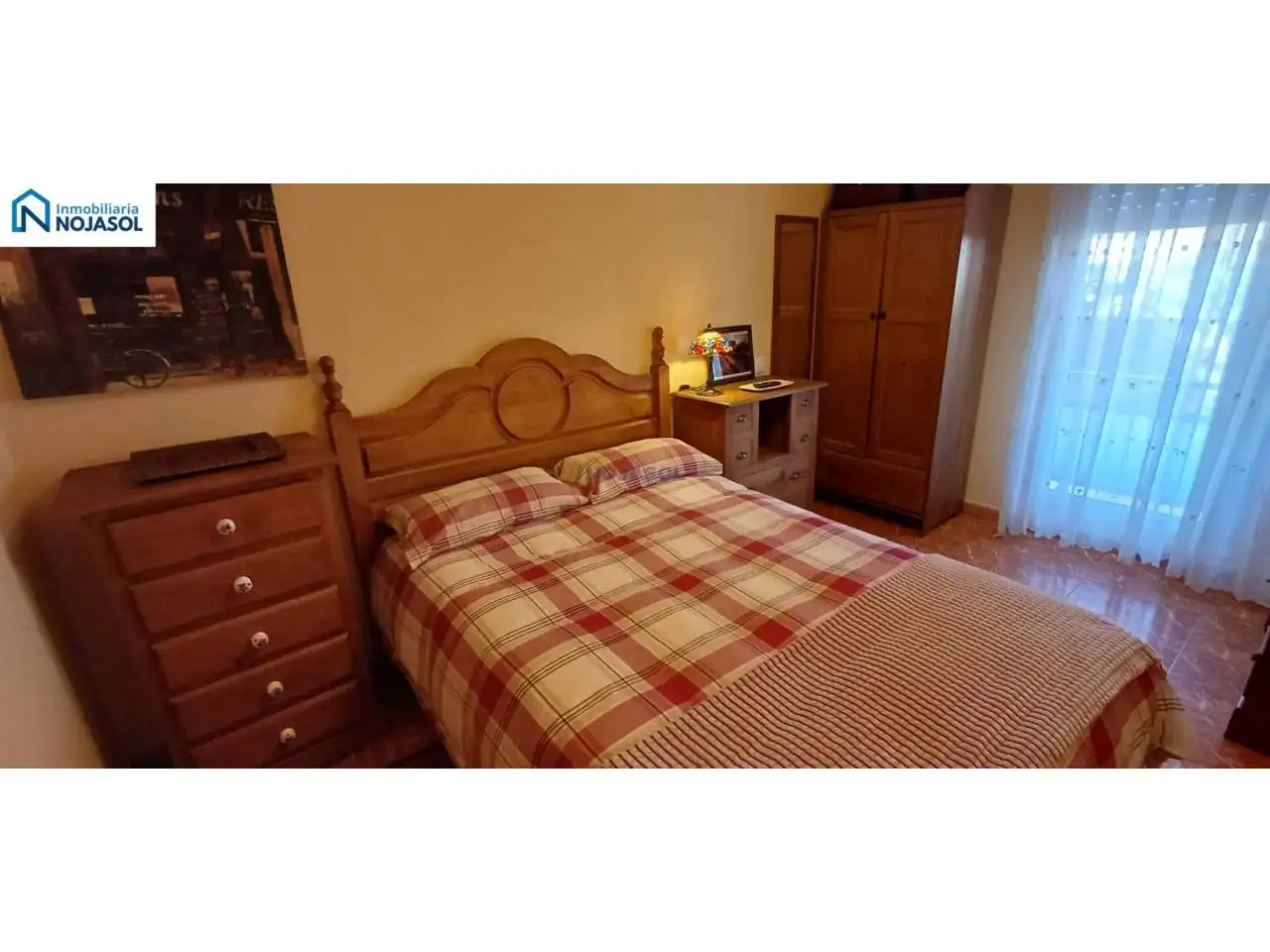 Dormitori de Apartament de lloguer en Arnuero amb Calefacció, Terrassa i Moblat