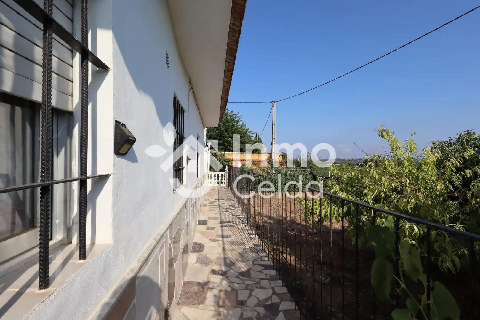 Vista exterior de Casa o xalet en venda en Torrent amb Aire condicionat, Calefacció i Jardí privat