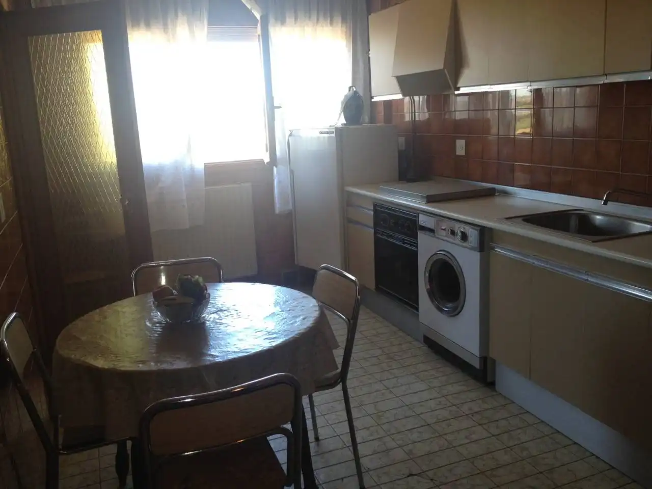 Cuina de Pis en venda en Hospital de Órbigo amb Calefacció, Parquet i Terrassa