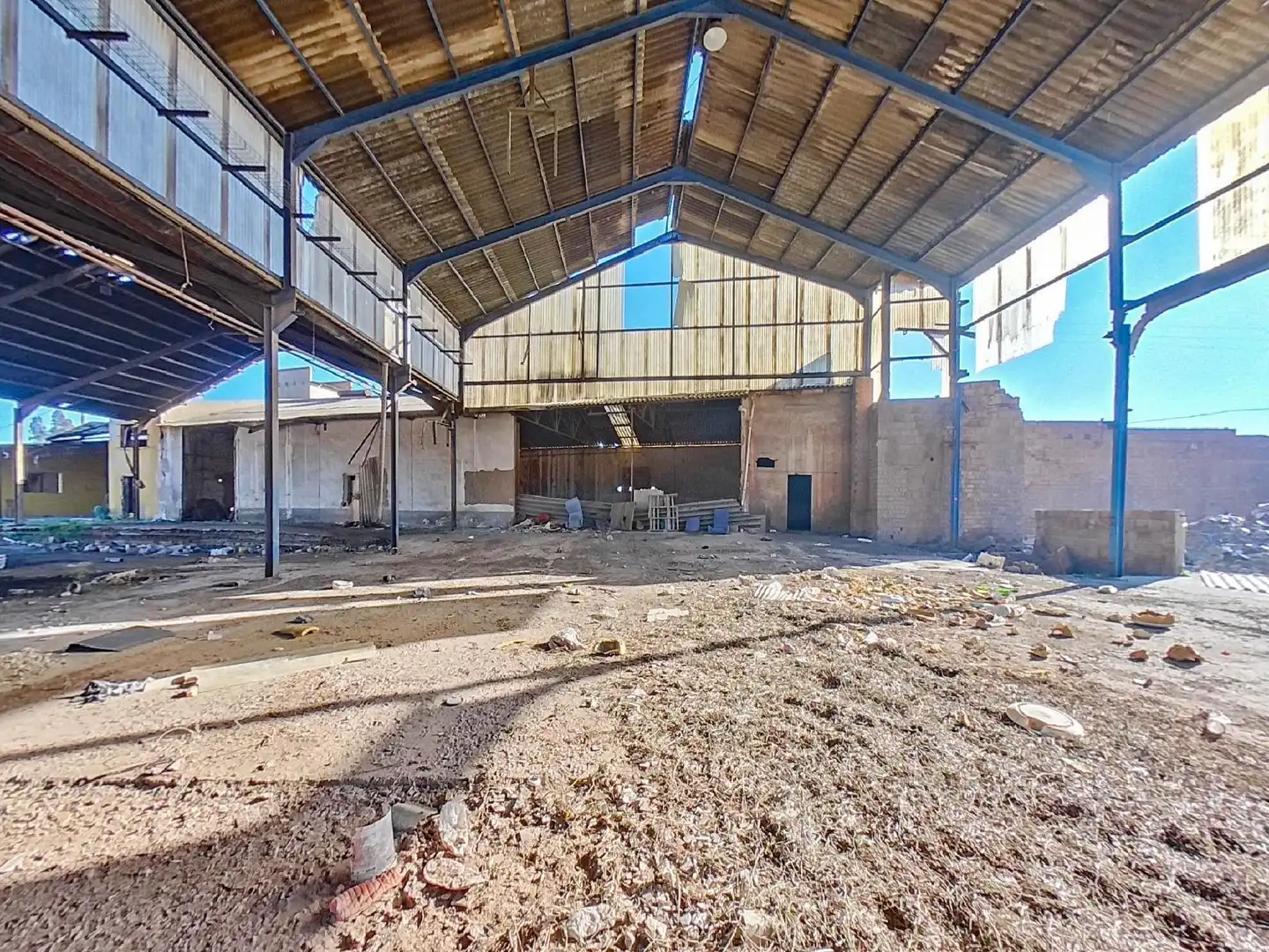 Fabrikhallen zum Verkauf in Bailén