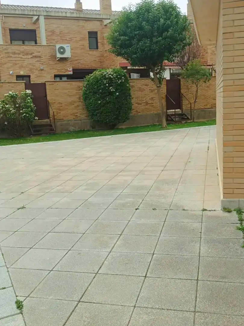 Aparcament de Pis en venda en  Albacete Capital amb Piscina i Balcó