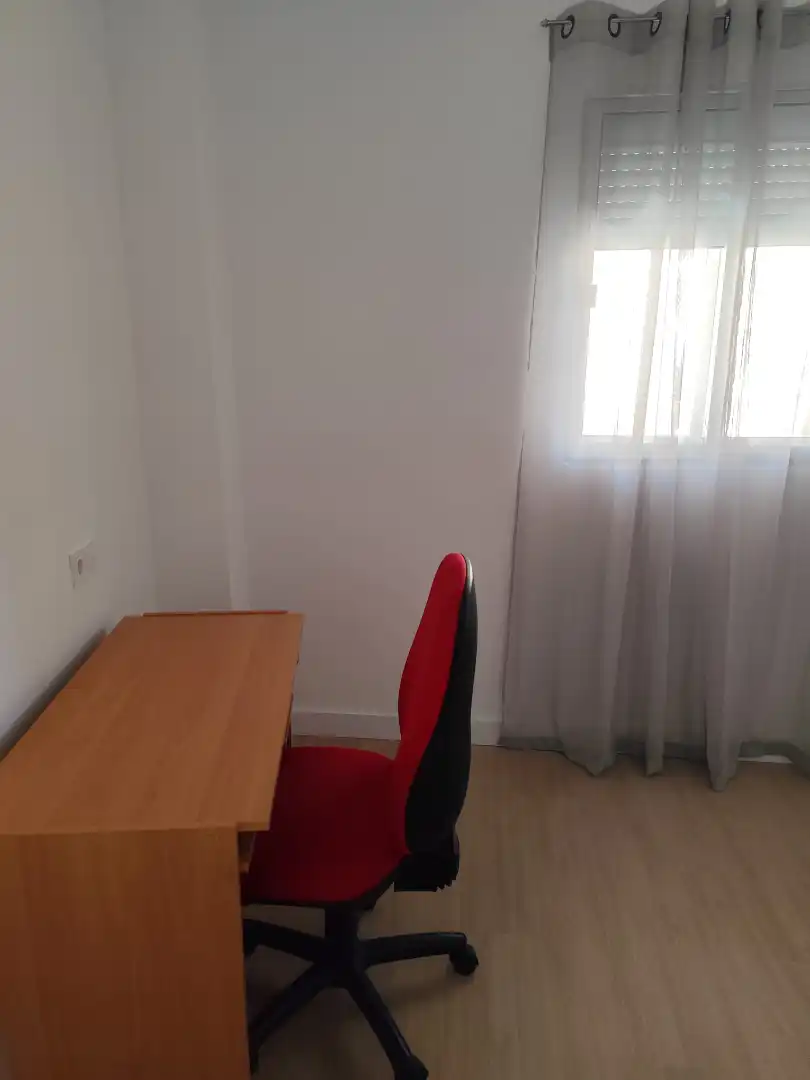 Schlafzimmer von Wohnung zur Miete in Plasencia mit Möbliert