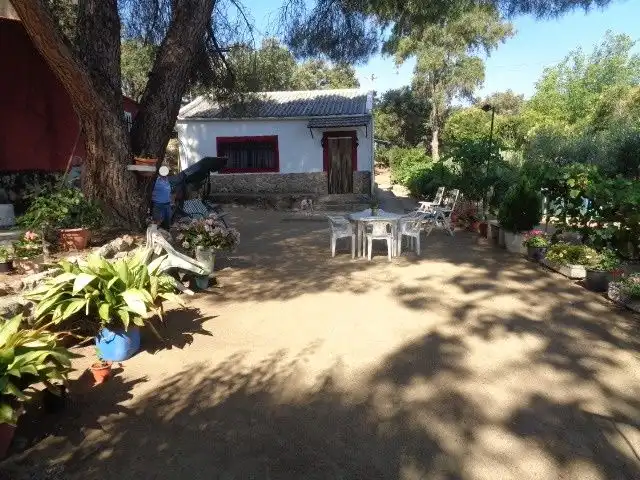 Jardí de Casa o xalet en venda en Cervera de los Montes amb Jardí privat, Traster i Piscina