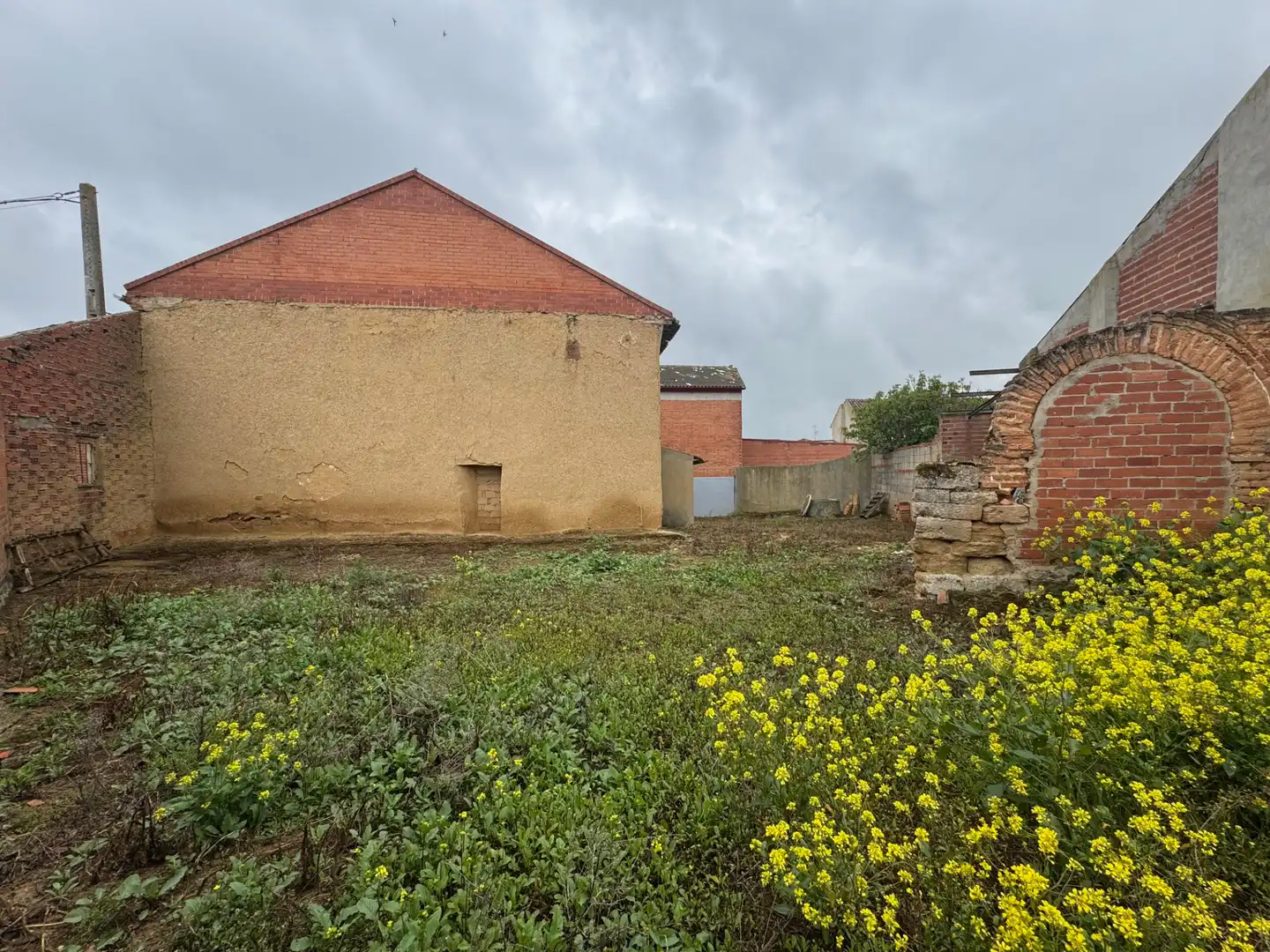Finca rústica en venda en Villalba de la Loma amb Jardí privat i Traster
