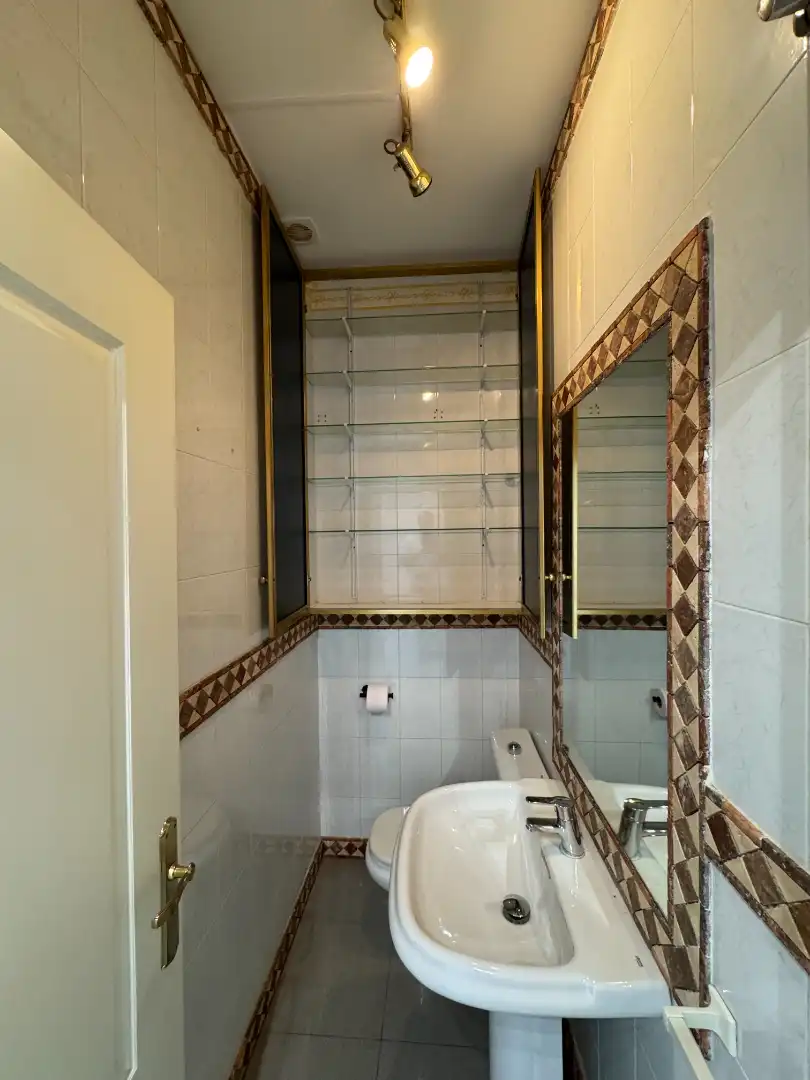 Baño de Casa o chalet de alquiler en Espartinas con Aire acondicionado, Calefacción y Jardín privado