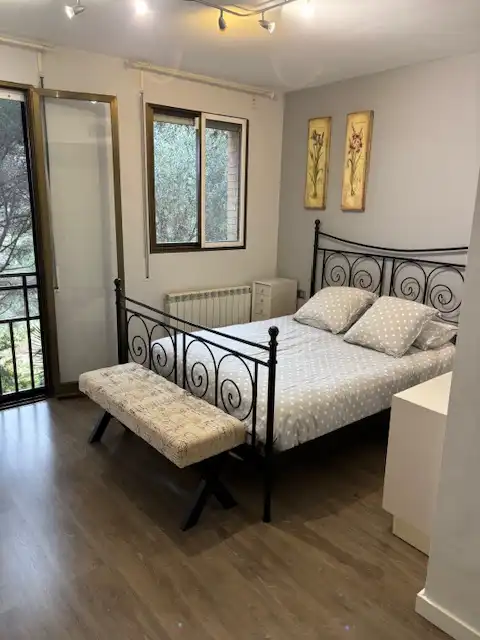 Dormitori de Casa adosada en venda en Mataró amb Aire condicionat, Calefacció i Jardí privat