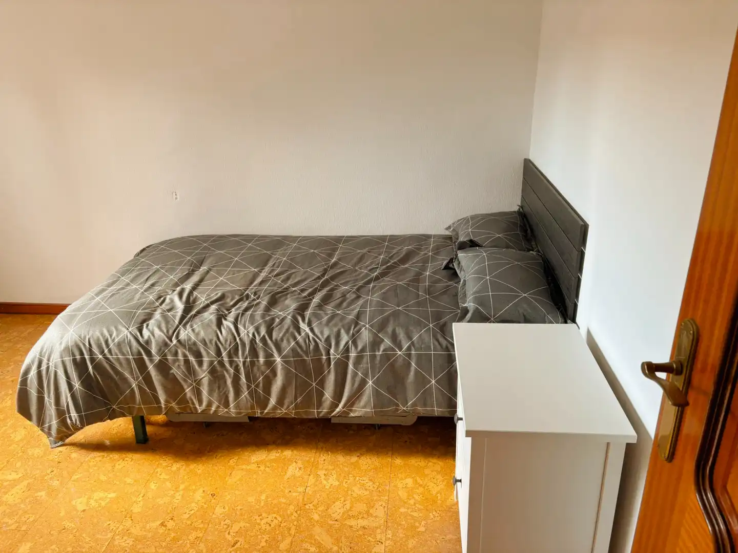 Bedroom of Flat for sale in Palencia  with Heating, Terrace and Furnished